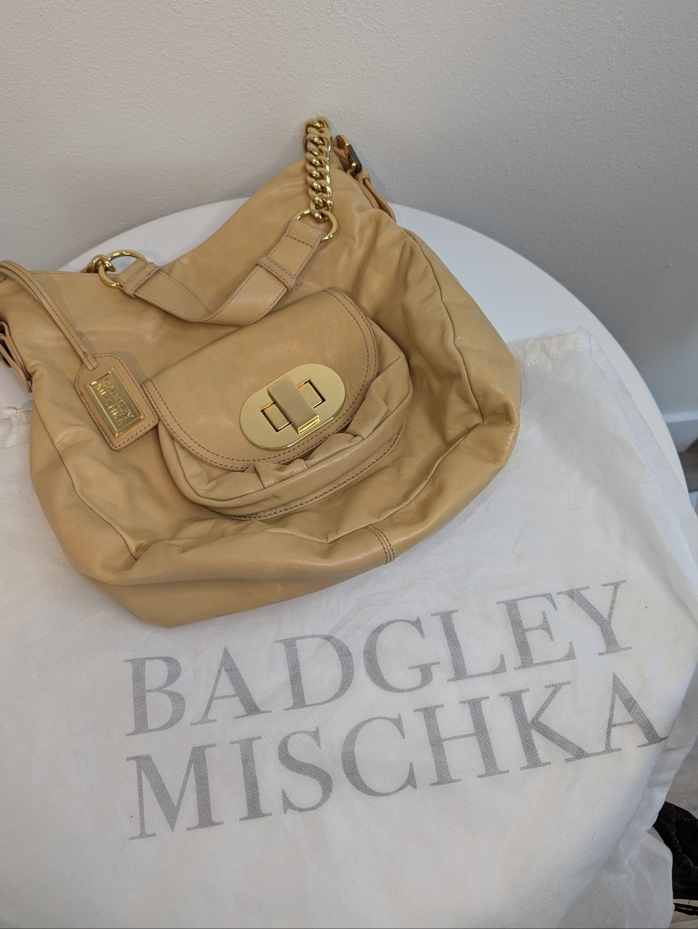 Badgley Mischka Beige Leather Hobo Bag Gold Chain Strap